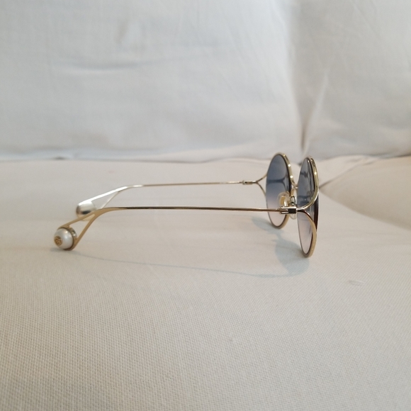 Gucci Sensual Romantic GG 0253S Sunglasses Gold - Picture 3 of 7